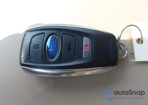 2017 Subaru Outback 2.5I Limited из США, поврежденный, VIN 4S4BSANCXH3348146